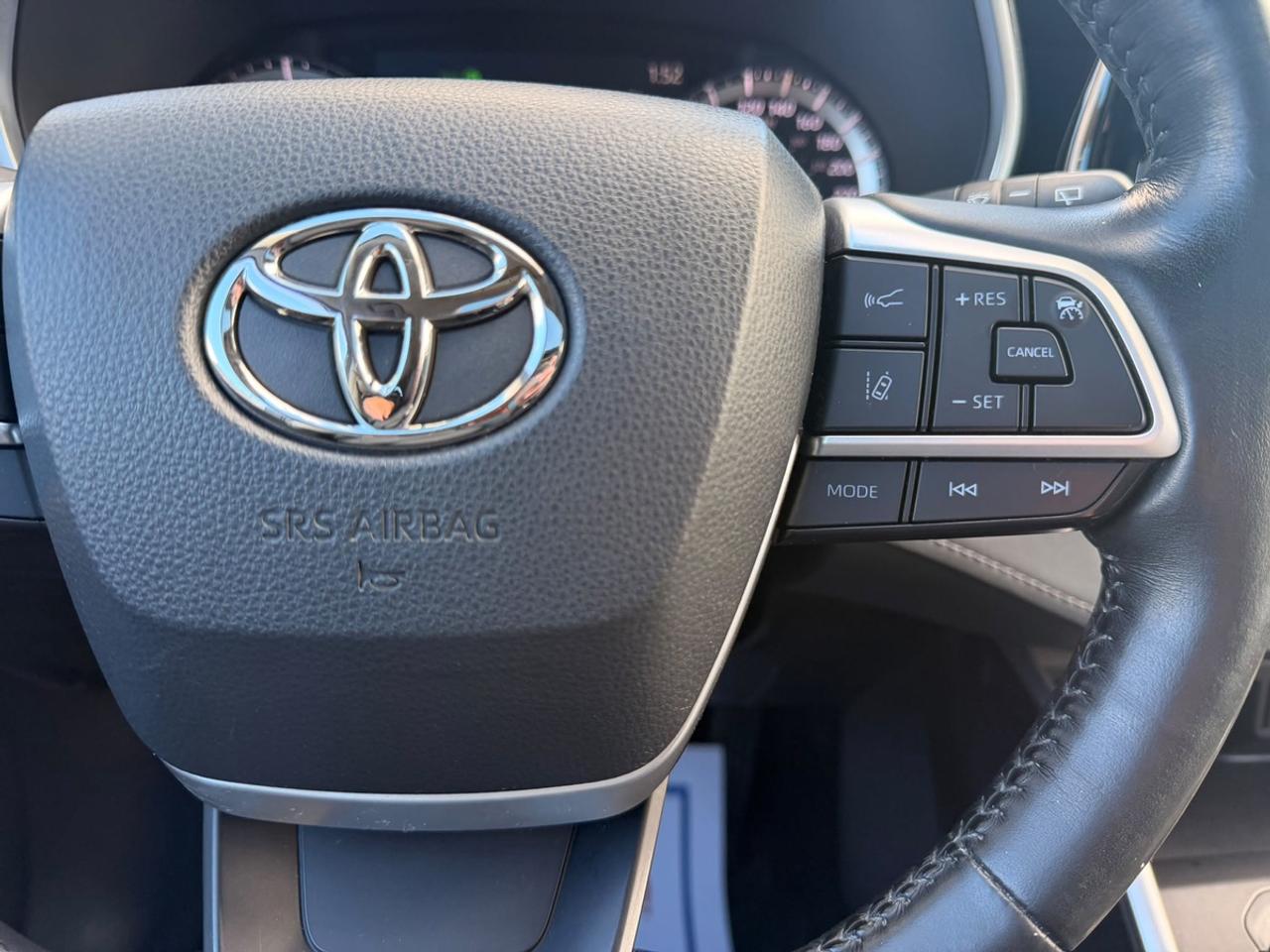 2022 Toyota Highlander HYBRID XLE Photo