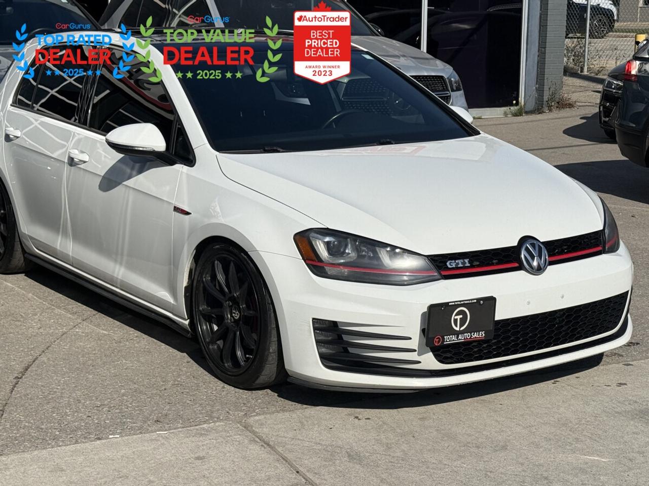 2015 Volkswagen Golf GTI SE | FENDER SPEAKERS | SUNROOF | REAR CAMERA | Photo