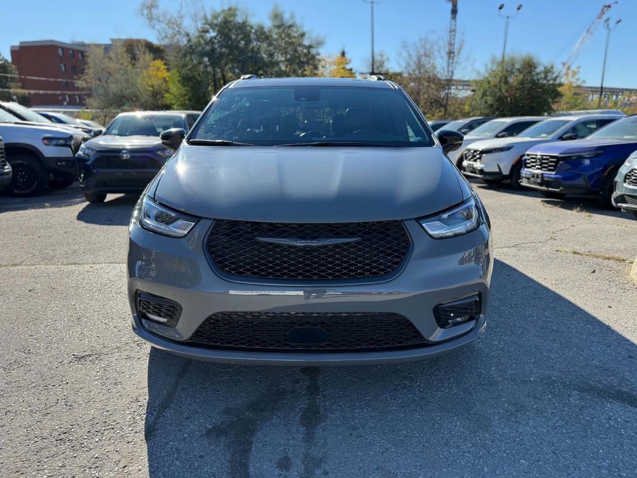 2025 Chrysler Pacifica Limited S Photo5
