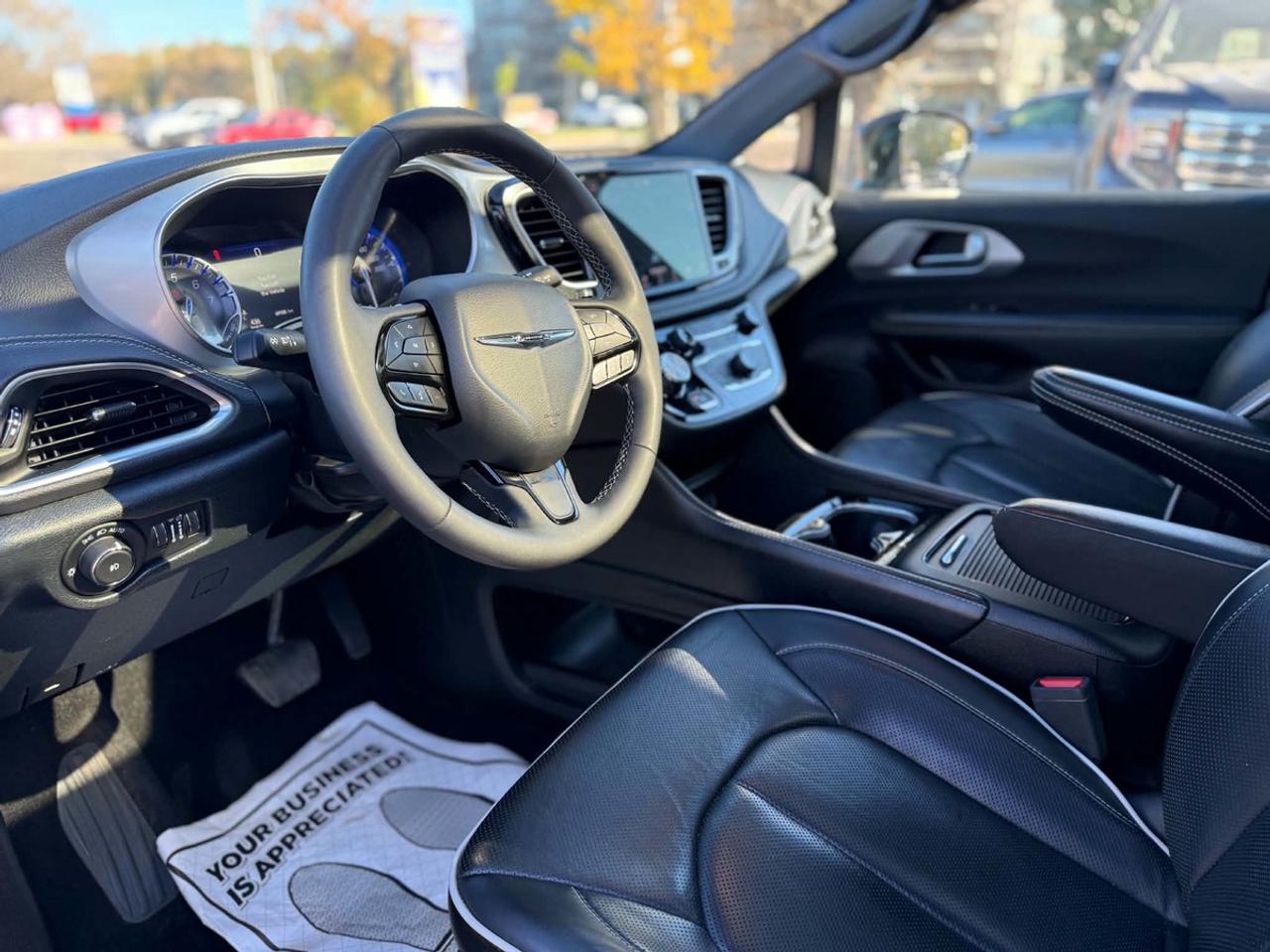 2025 Chrysler Pacifica Limited S Photo