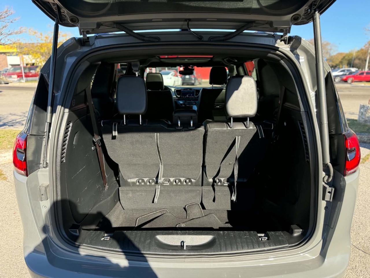 2025 Chrysler Pacifica Limited S Photo