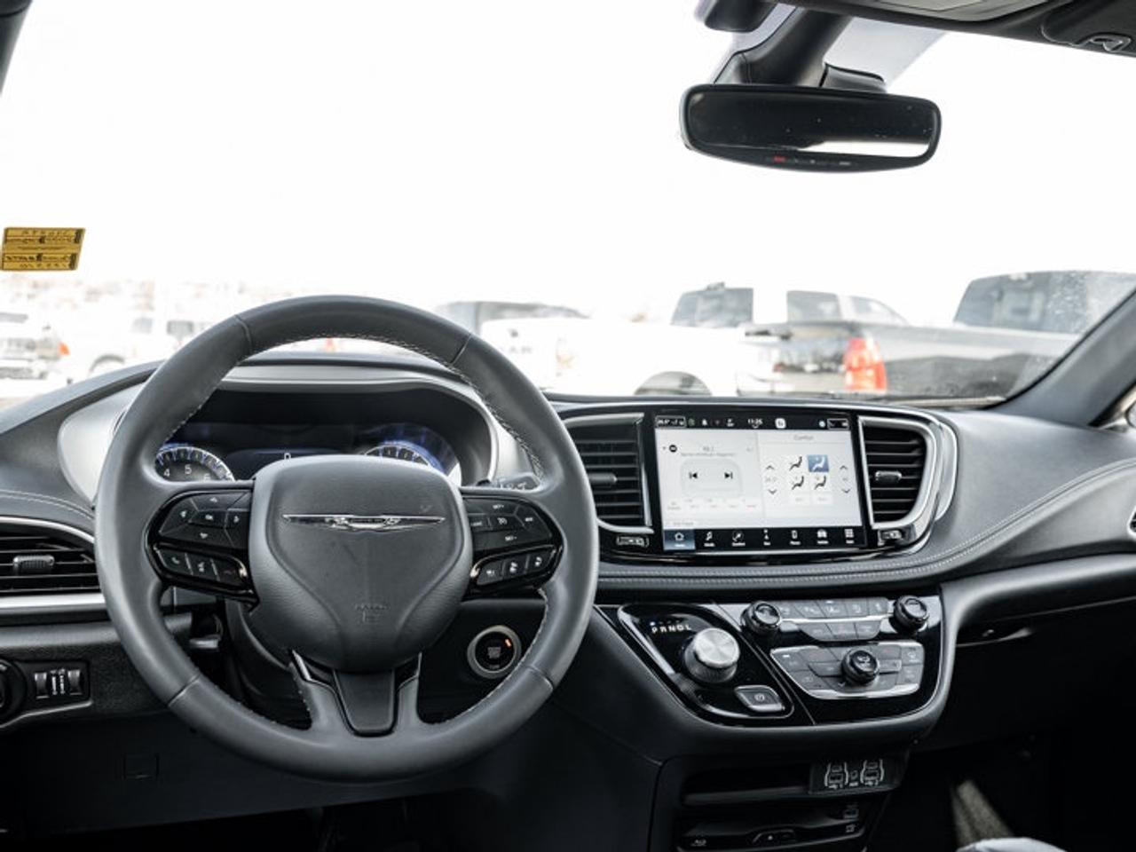 2022 Chrysler Pacifica Touring L Photo