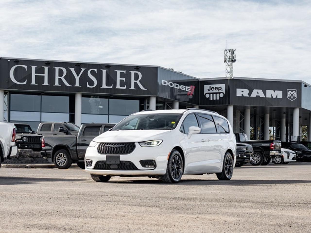 2022 Chrysler Pacifica Touring L Photo