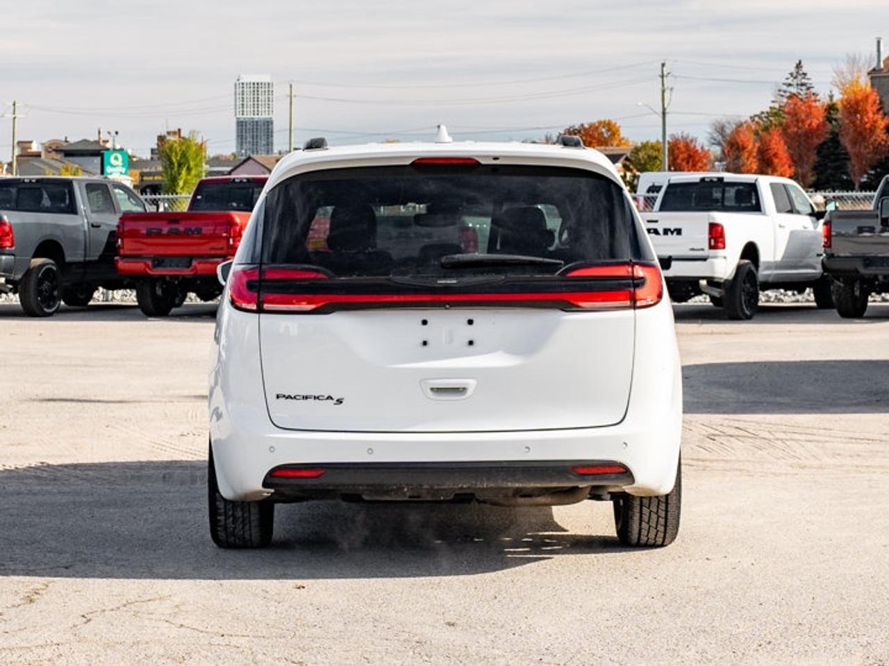 2022 Chrysler Pacifica Touring L Photo