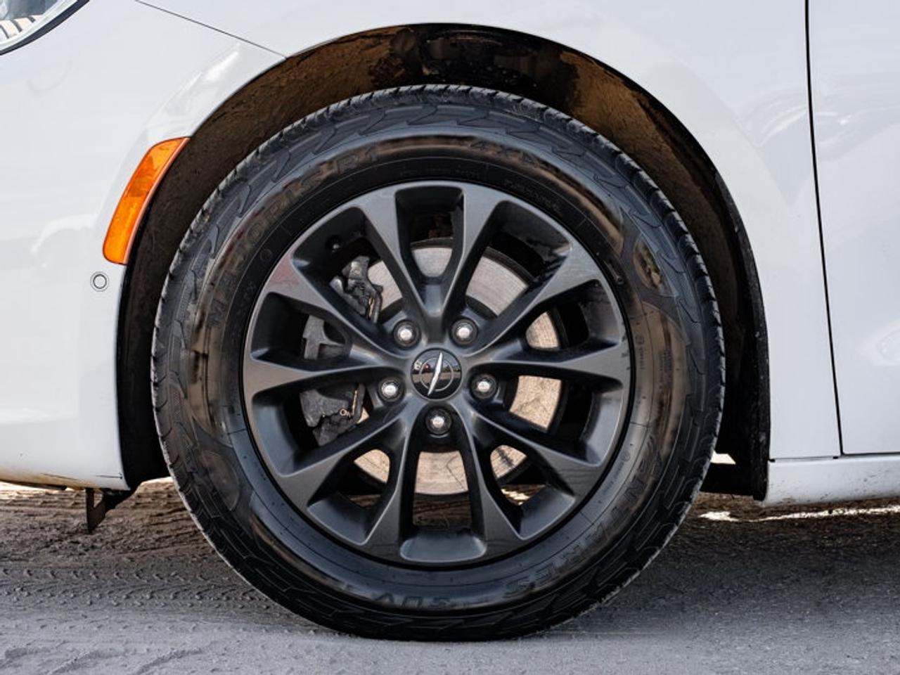 2022 Chrysler Pacifica Touring L Photo