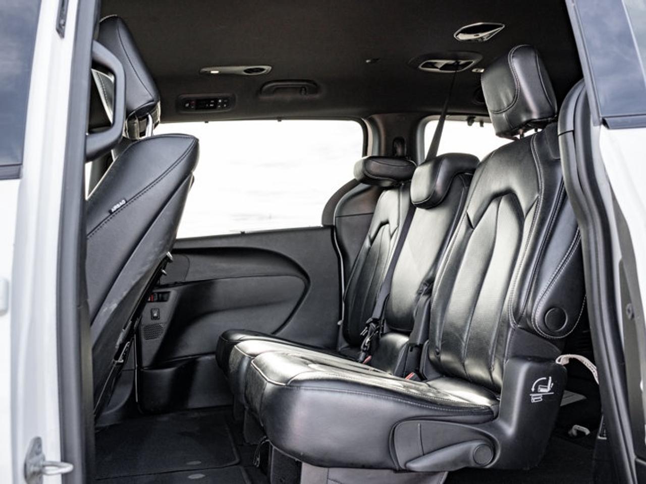 2022 Chrysler Pacifica Touring L Photo