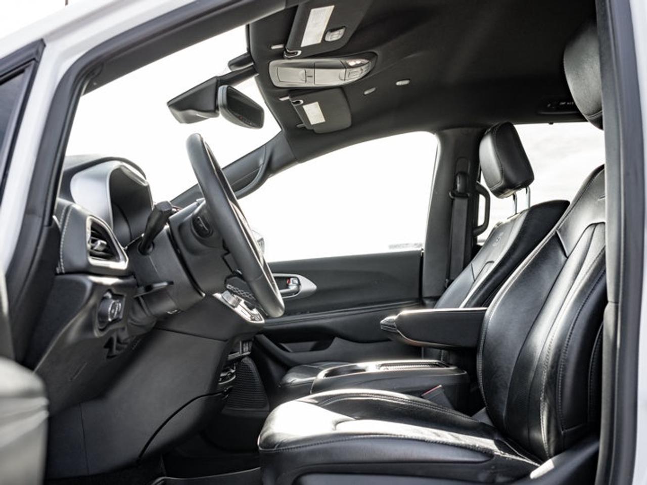 2022 Chrysler Pacifica Touring L Photo