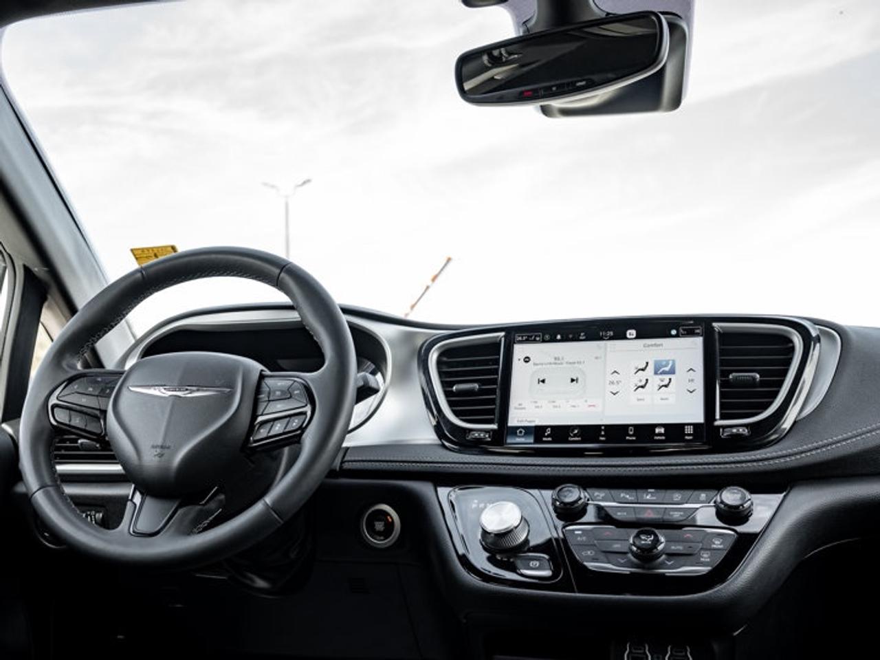 2022 Chrysler Pacifica Touring L Photo