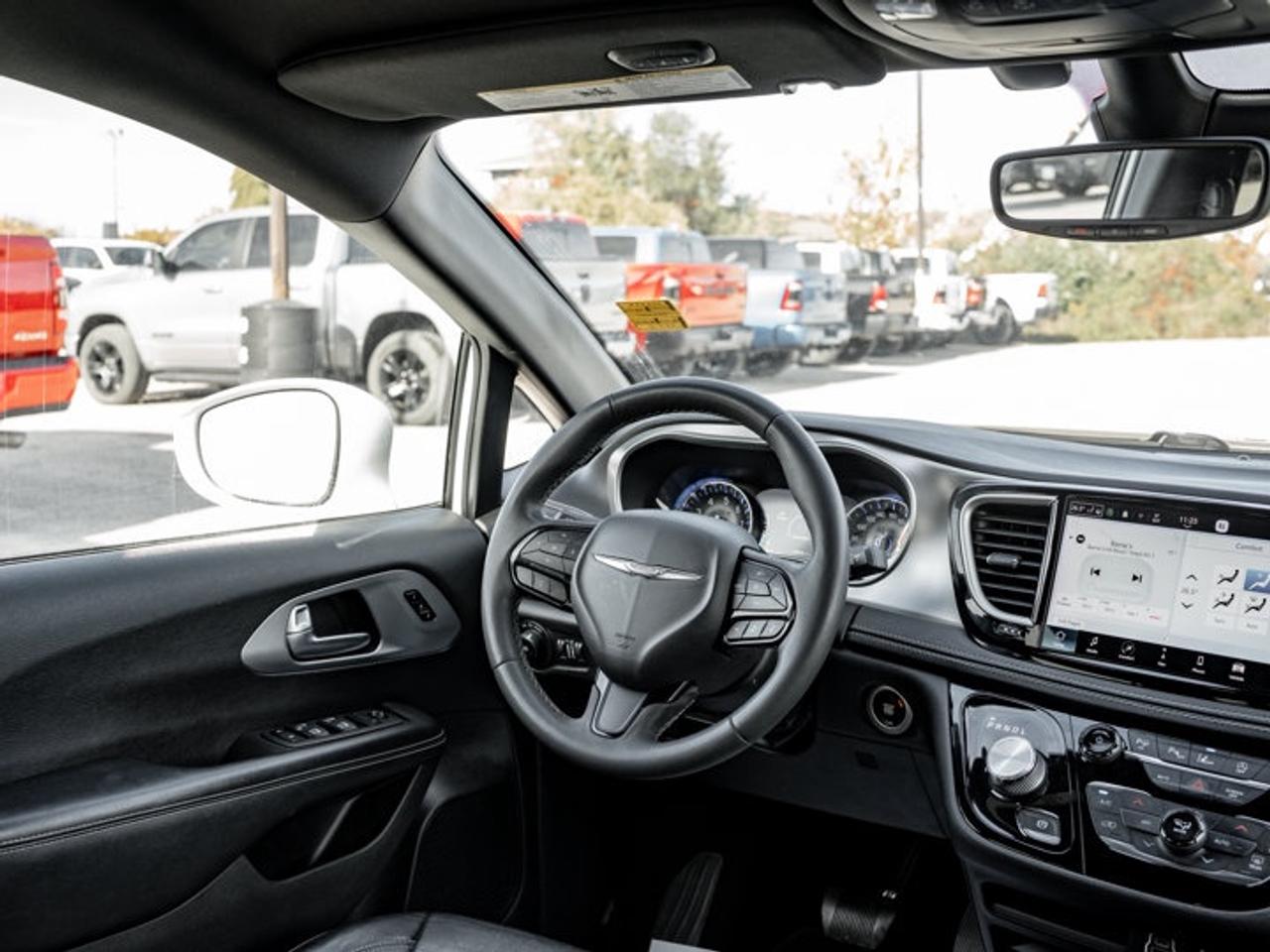 2022 Chrysler Pacifica Touring L Photo