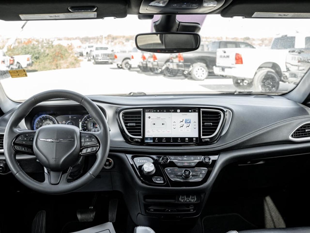 2022 Chrysler Pacifica Touring L Photo