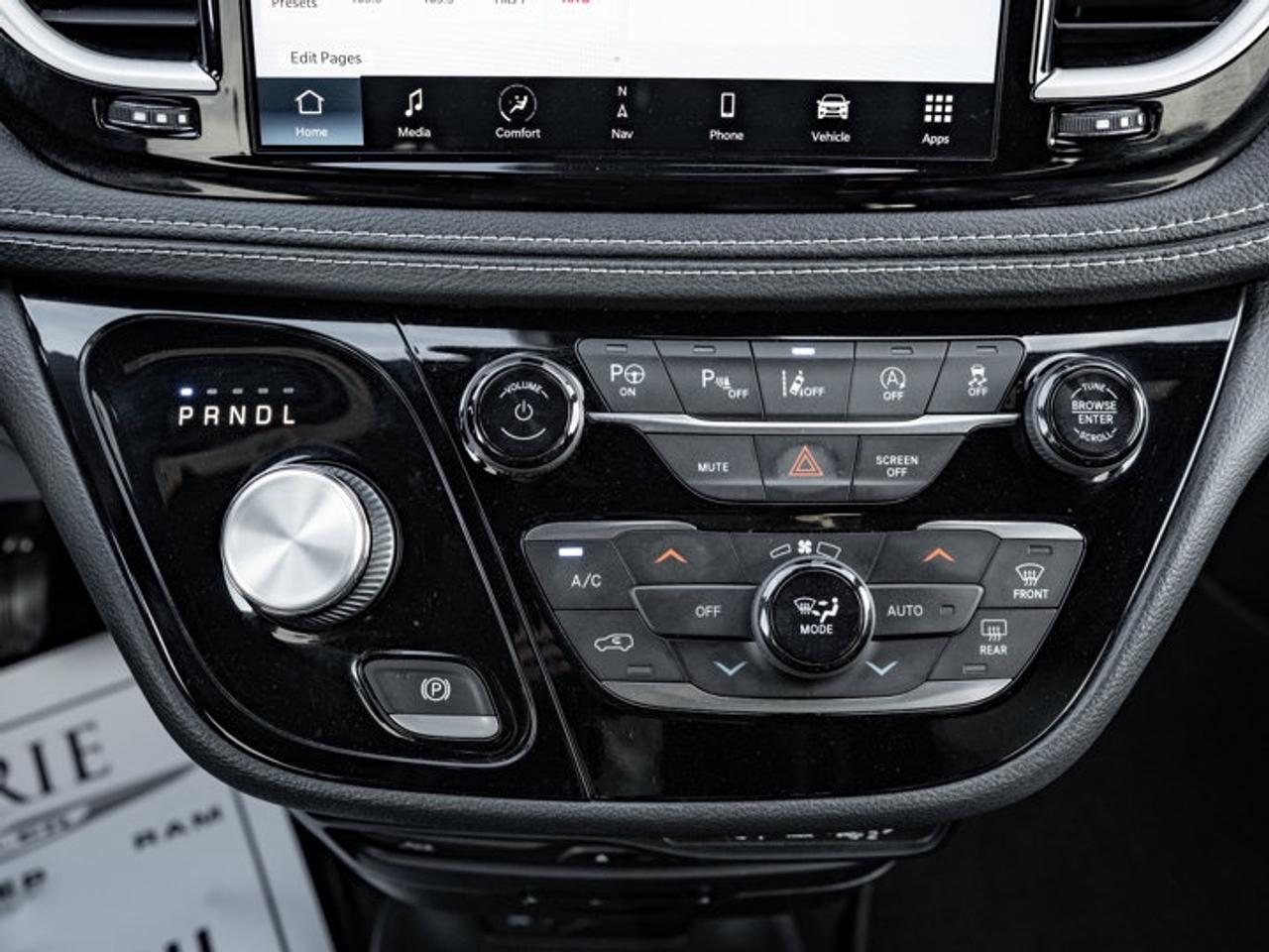 2022 Chrysler Pacifica Touring L Photo
