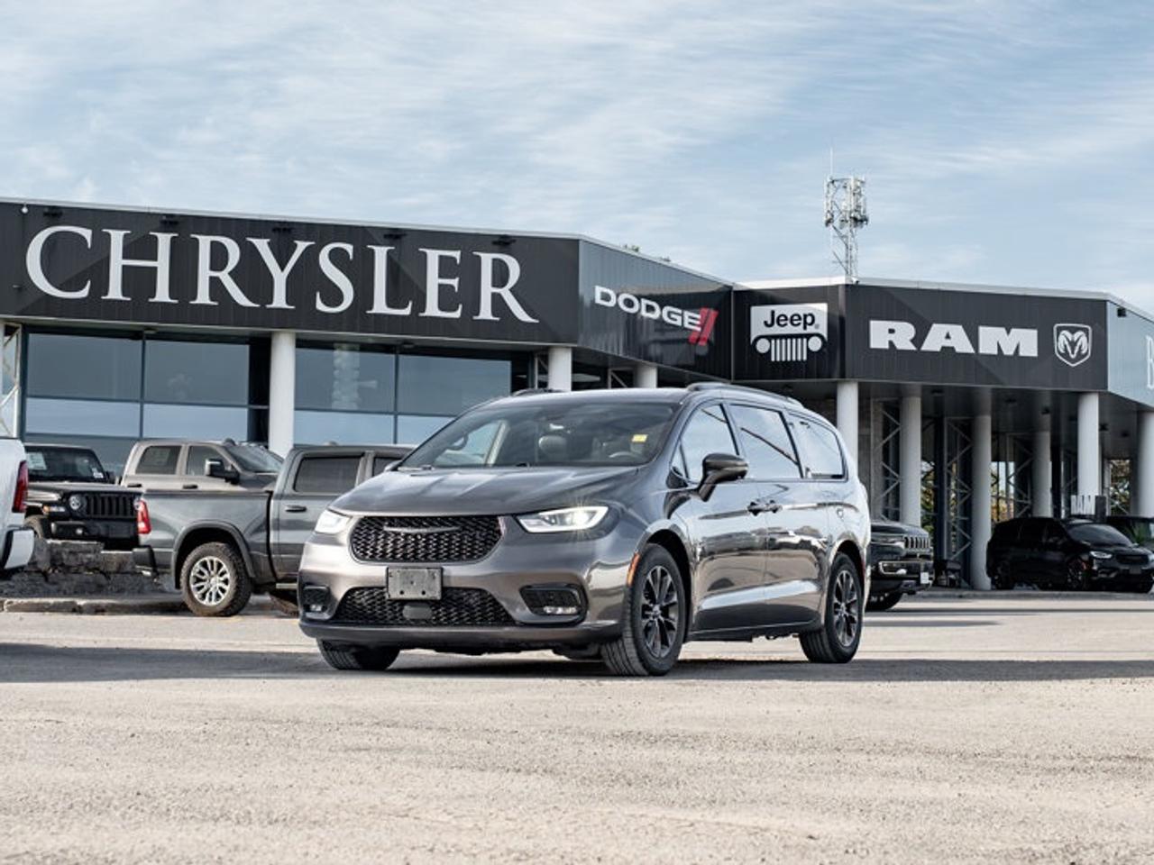 2022 Chrysler Pacifica Touring L Photo
