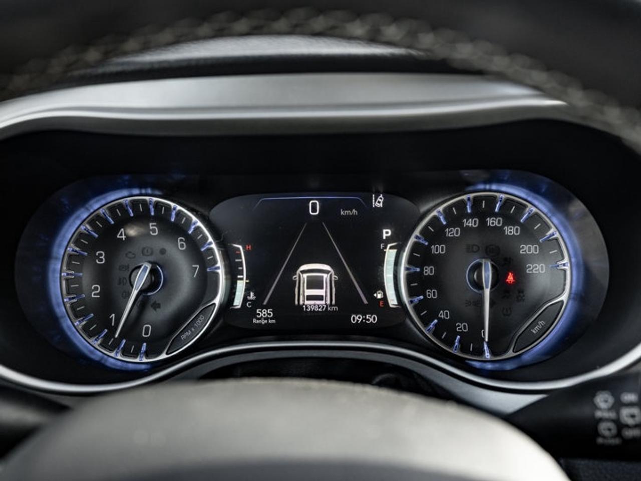 2022 Chrysler Pacifica Touring L Photo3