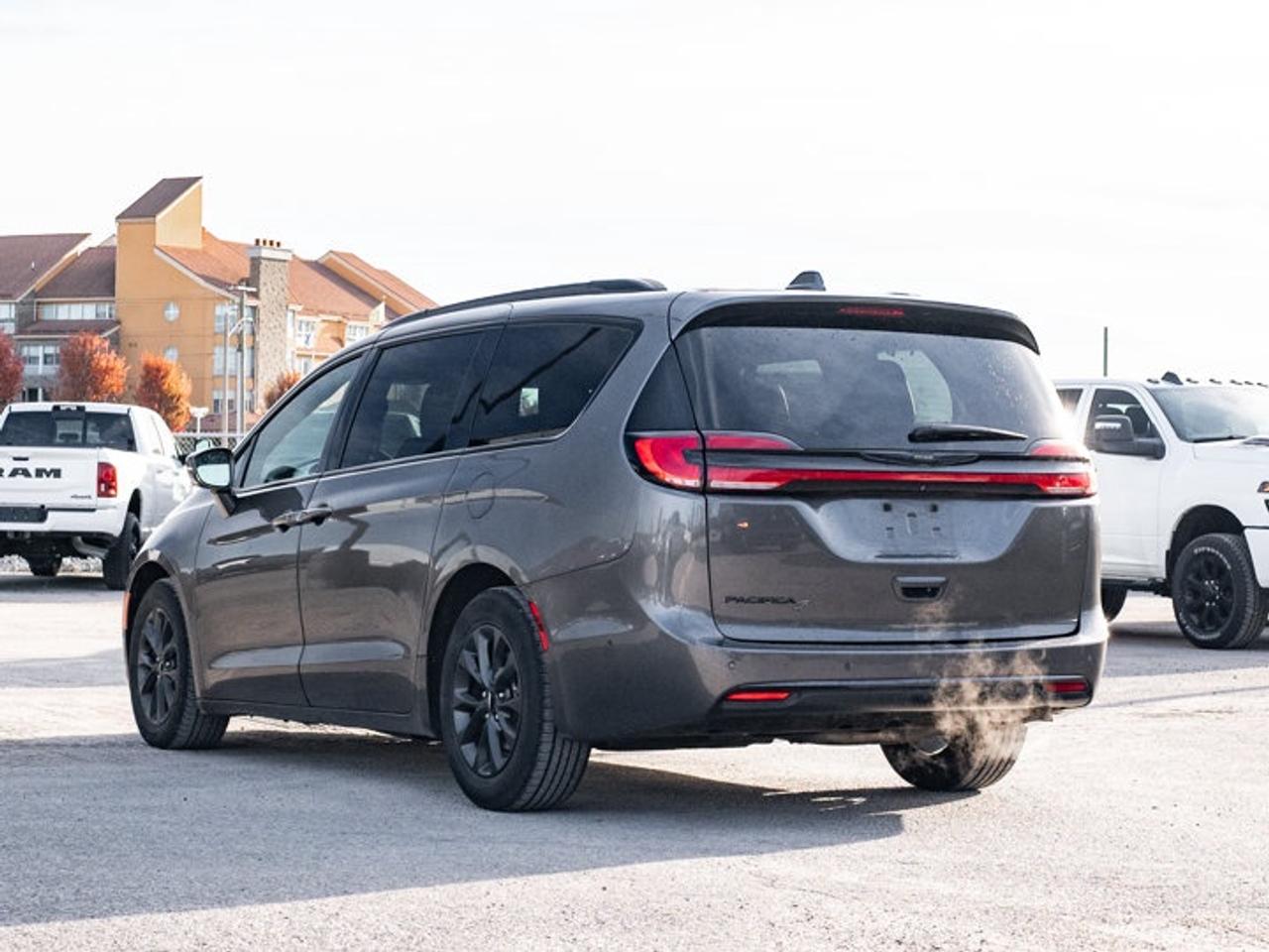 2022 Chrysler Pacifica Touring L Photo