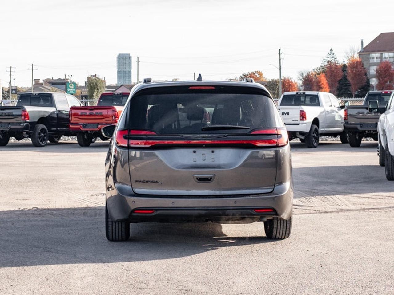 2022 Chrysler Pacifica Touring L Photo