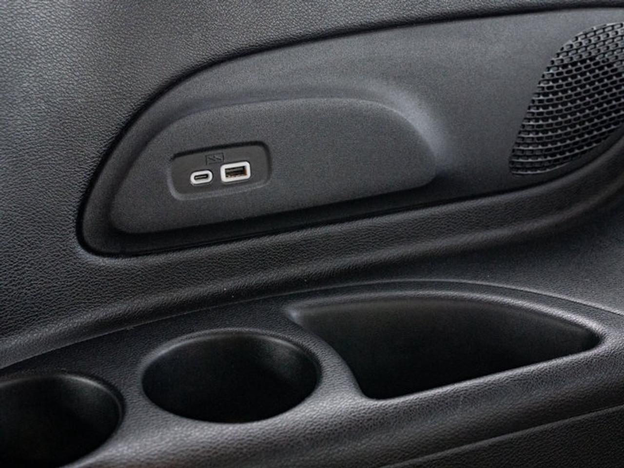 2022 Chrysler Pacifica Touring L Photo