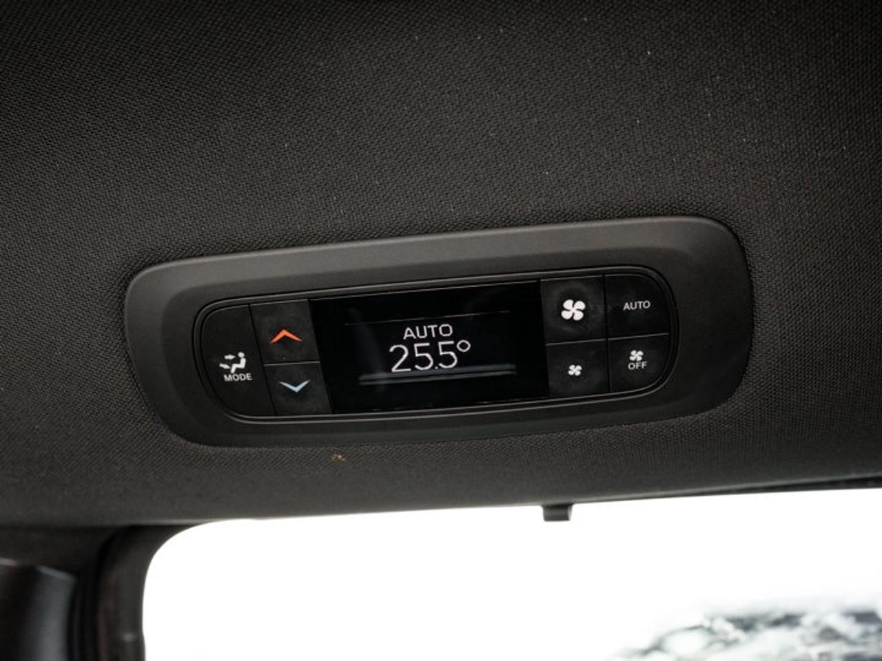 2022 Chrysler Pacifica Touring L Photo