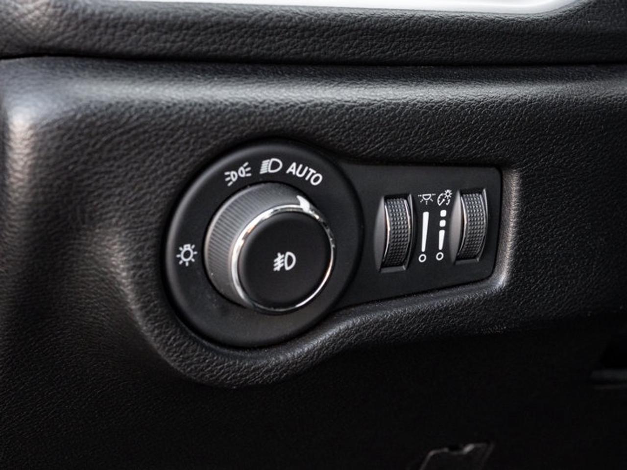 2022 Chrysler Pacifica Touring L Photo