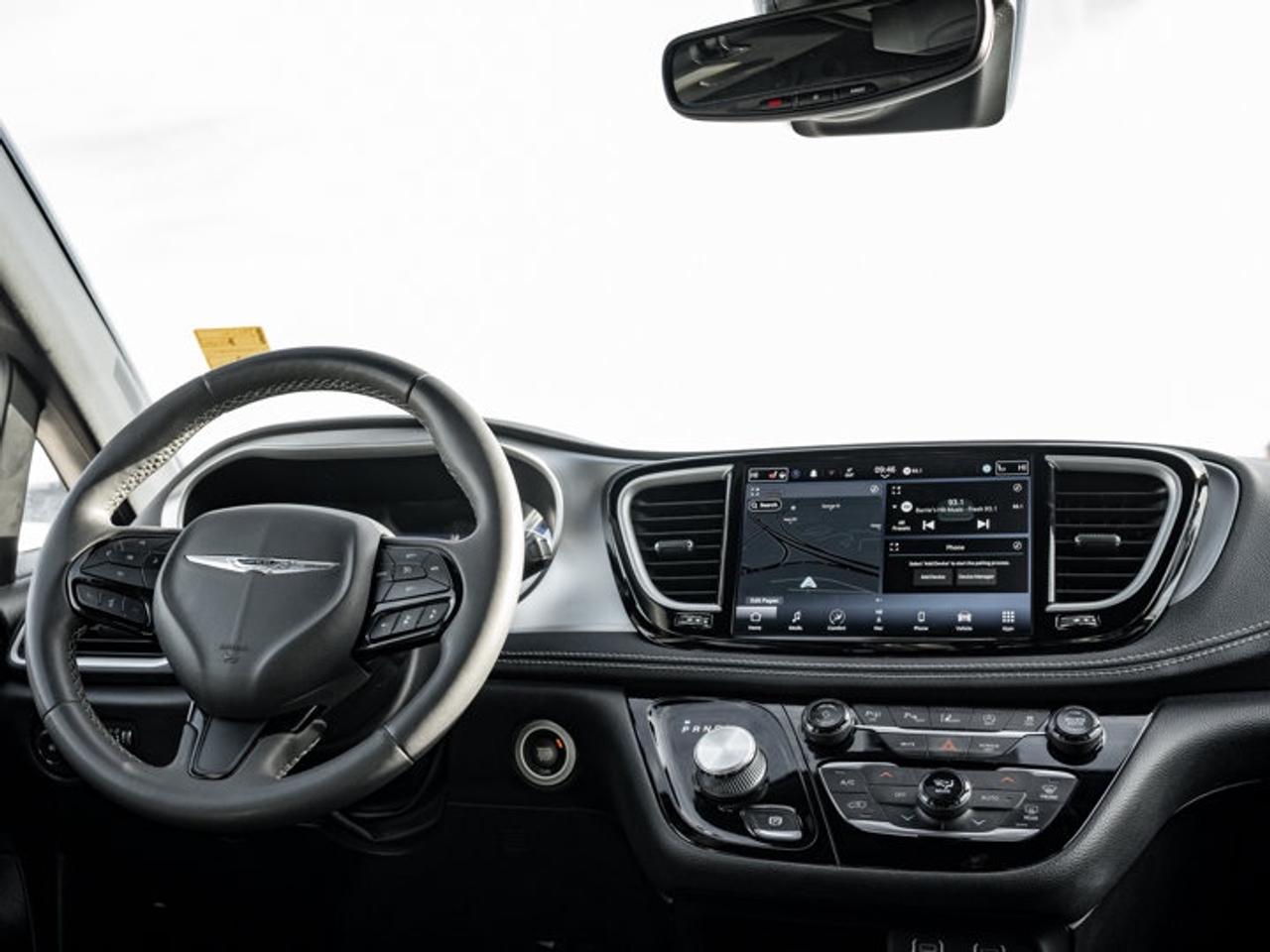 2022 Chrysler Pacifica Touring L Photo