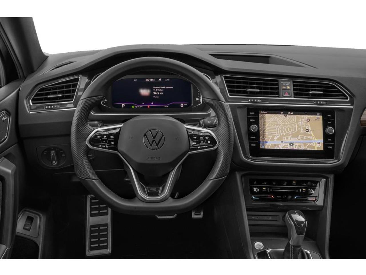 2022 Volkswagen Tiguan Highline R-line Photo3