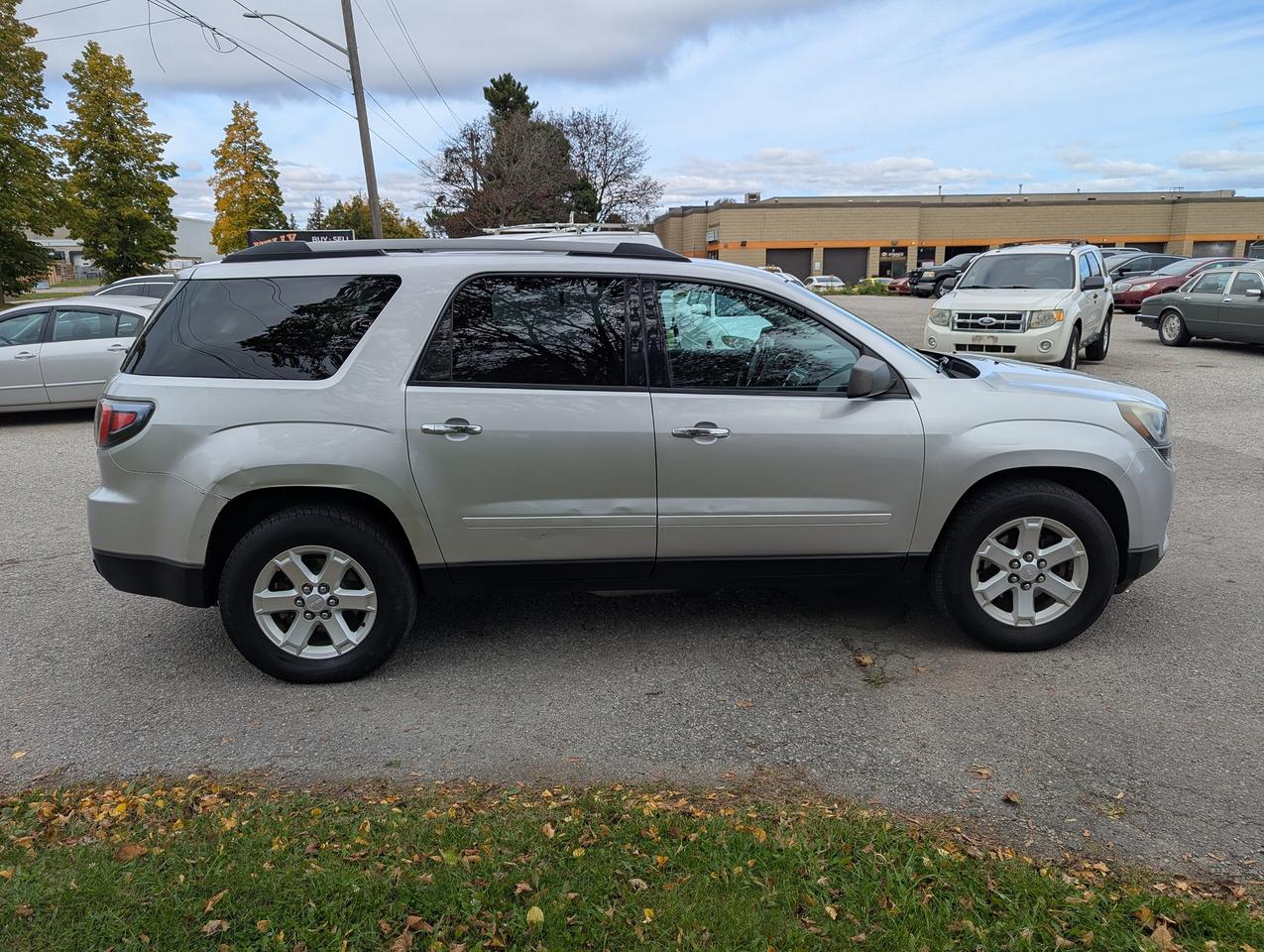 2015 GMC Acadia "One OWNER seats 8" certified + FREE oil change Photo2