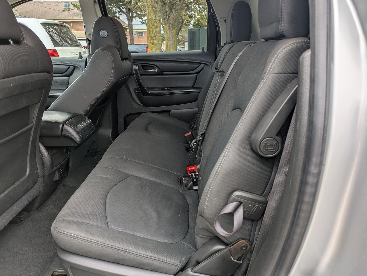 2015 GMC Acadia "One OWNER seats 8" certified + FREE oil change Photo