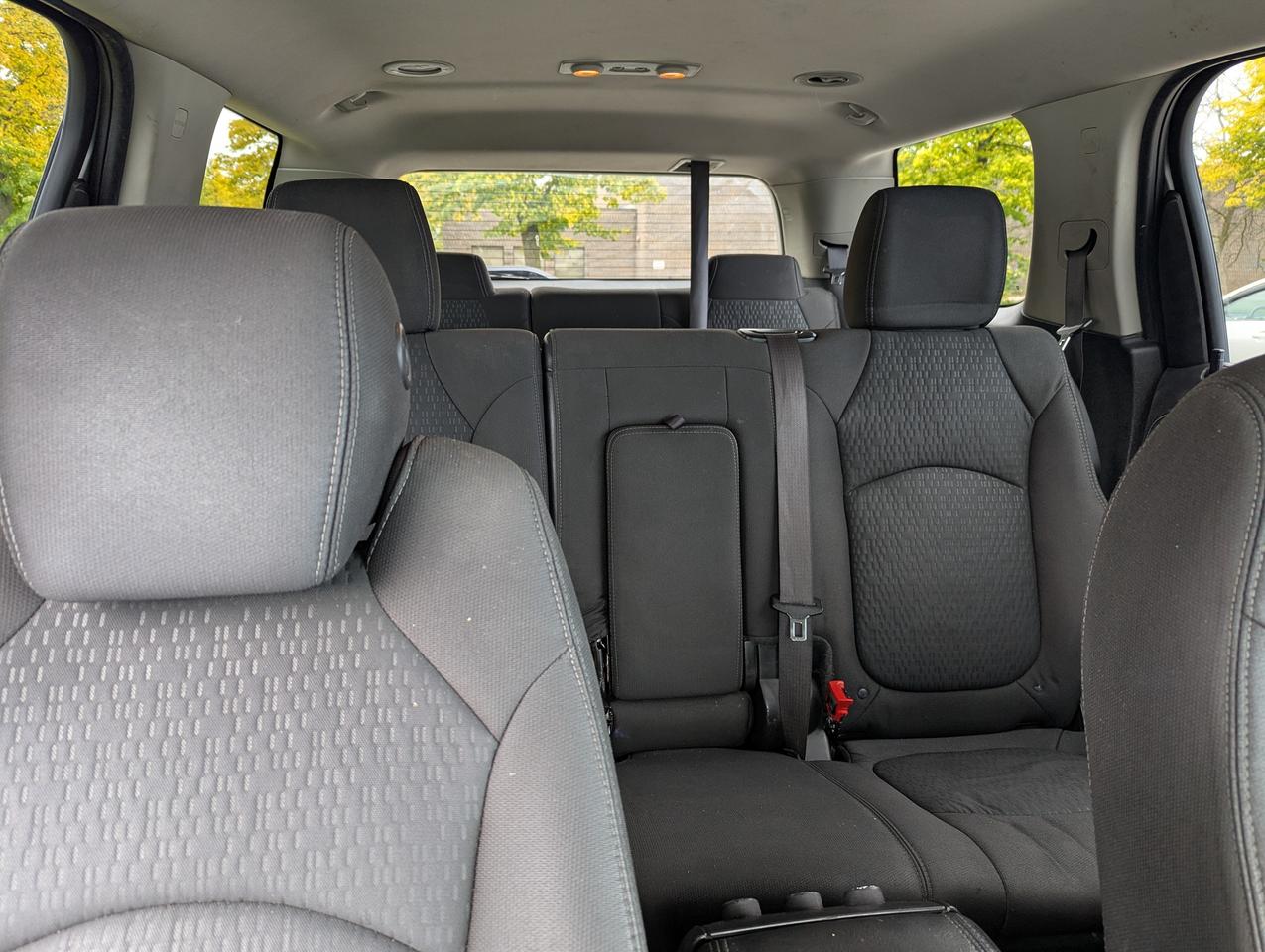 2015 GMC Acadia "One OWNER seats 8" certified + FREE oil change Photo