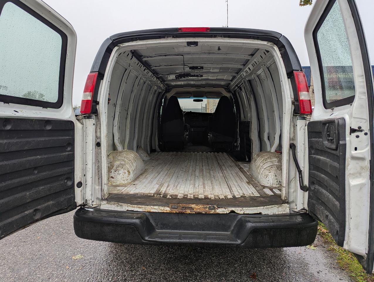2016 GMC Savana Cargo Van "WORK or PLAY" Certified + FREE oil change Photo