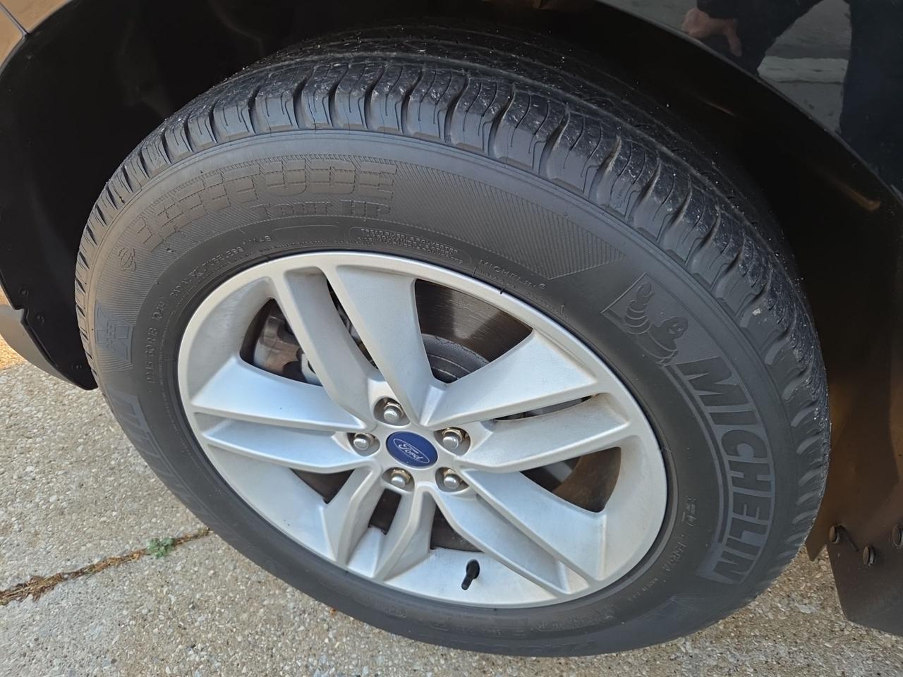 2018 Ford Edge SEL Photo