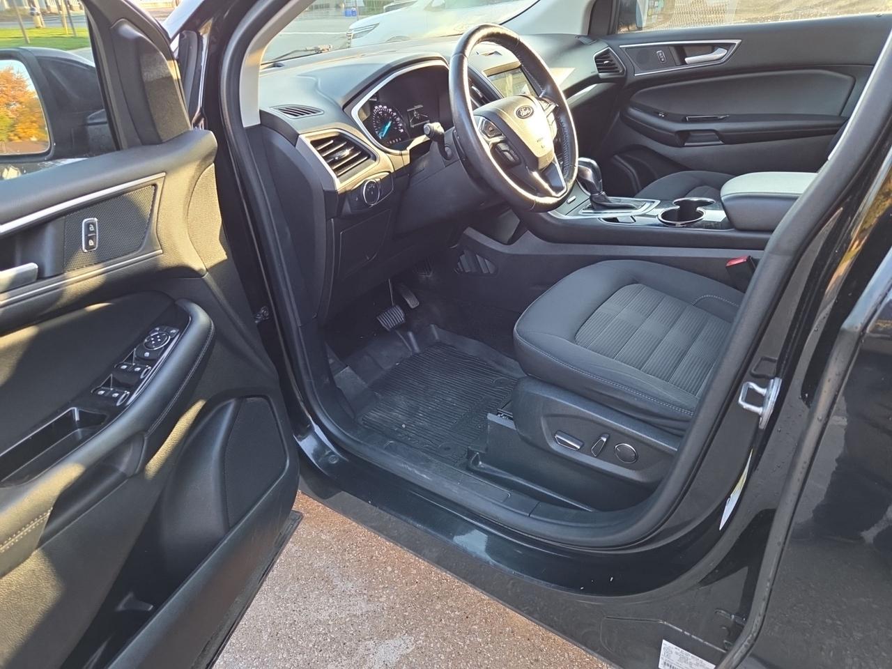 2018 Ford Edge SEL Photo