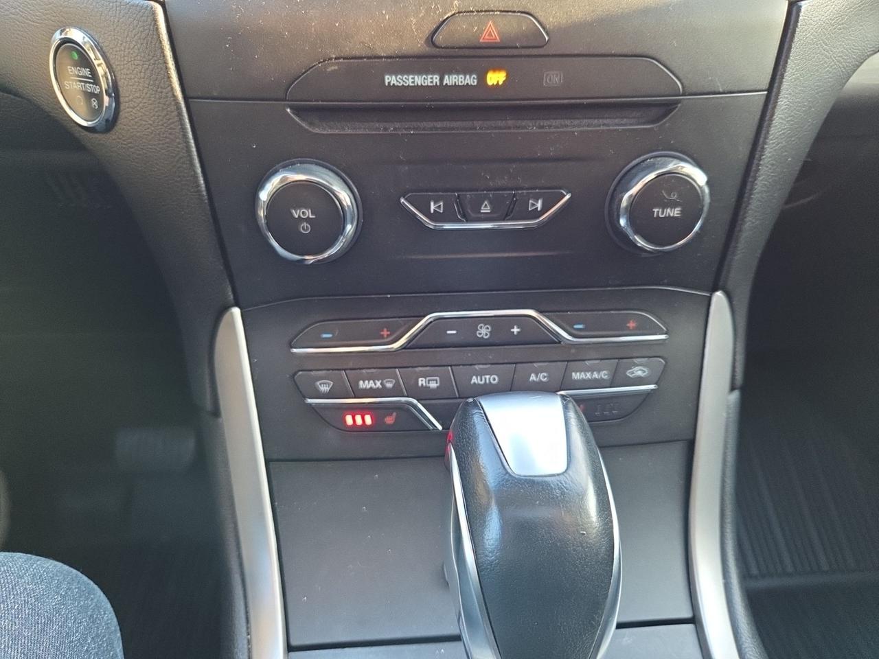 2018 Ford Edge SEL Photo