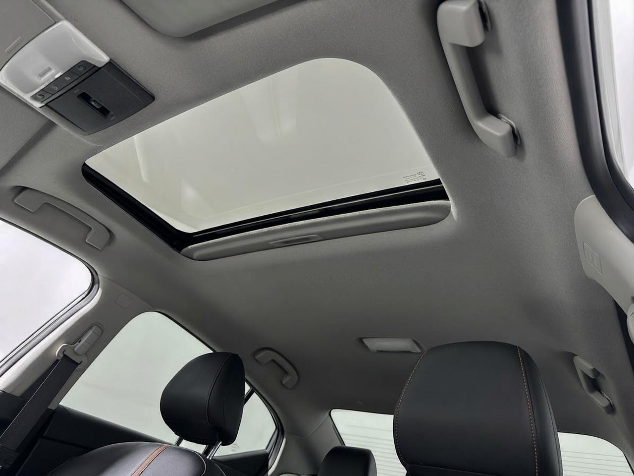 2021 Nissan Sentra SR Photo