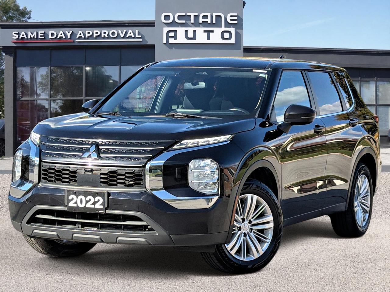2022 Mitsubishi Outlander ES Photo