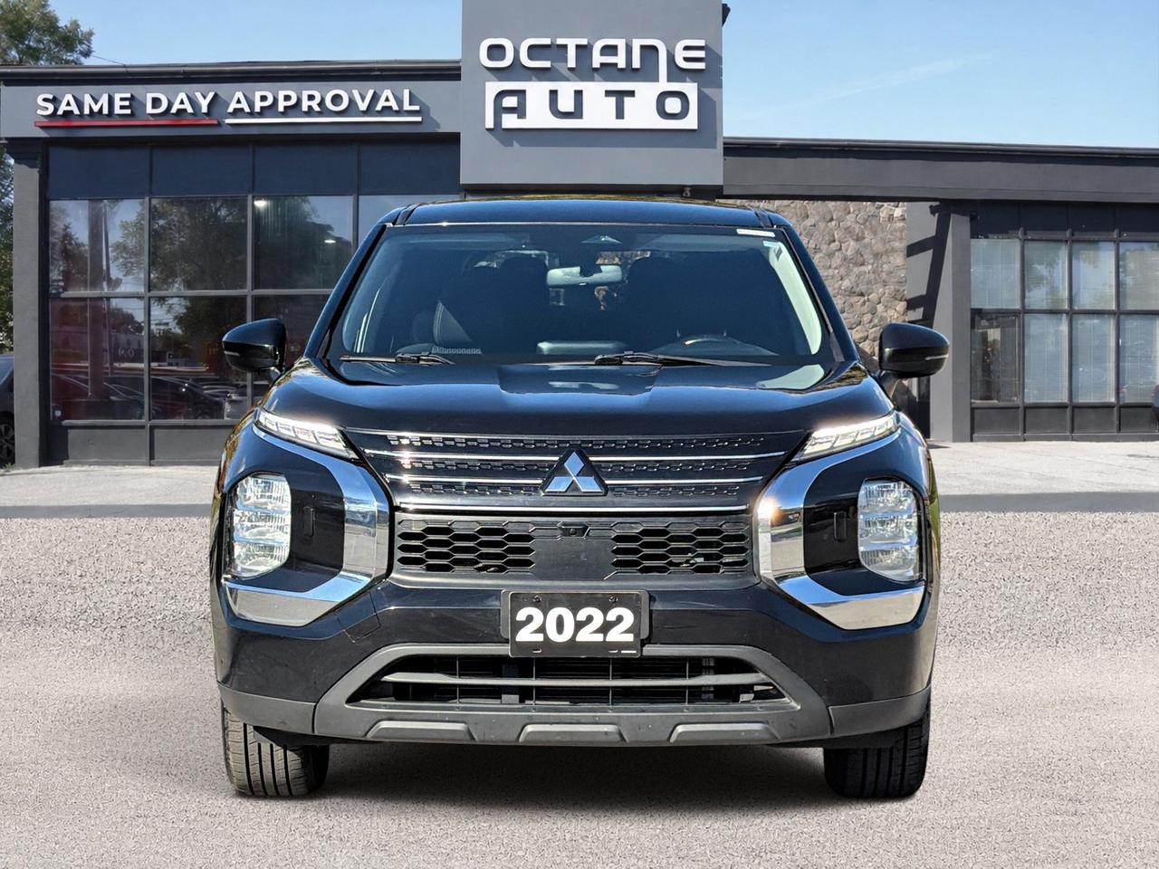 2022 Mitsubishi Outlander ES Photo