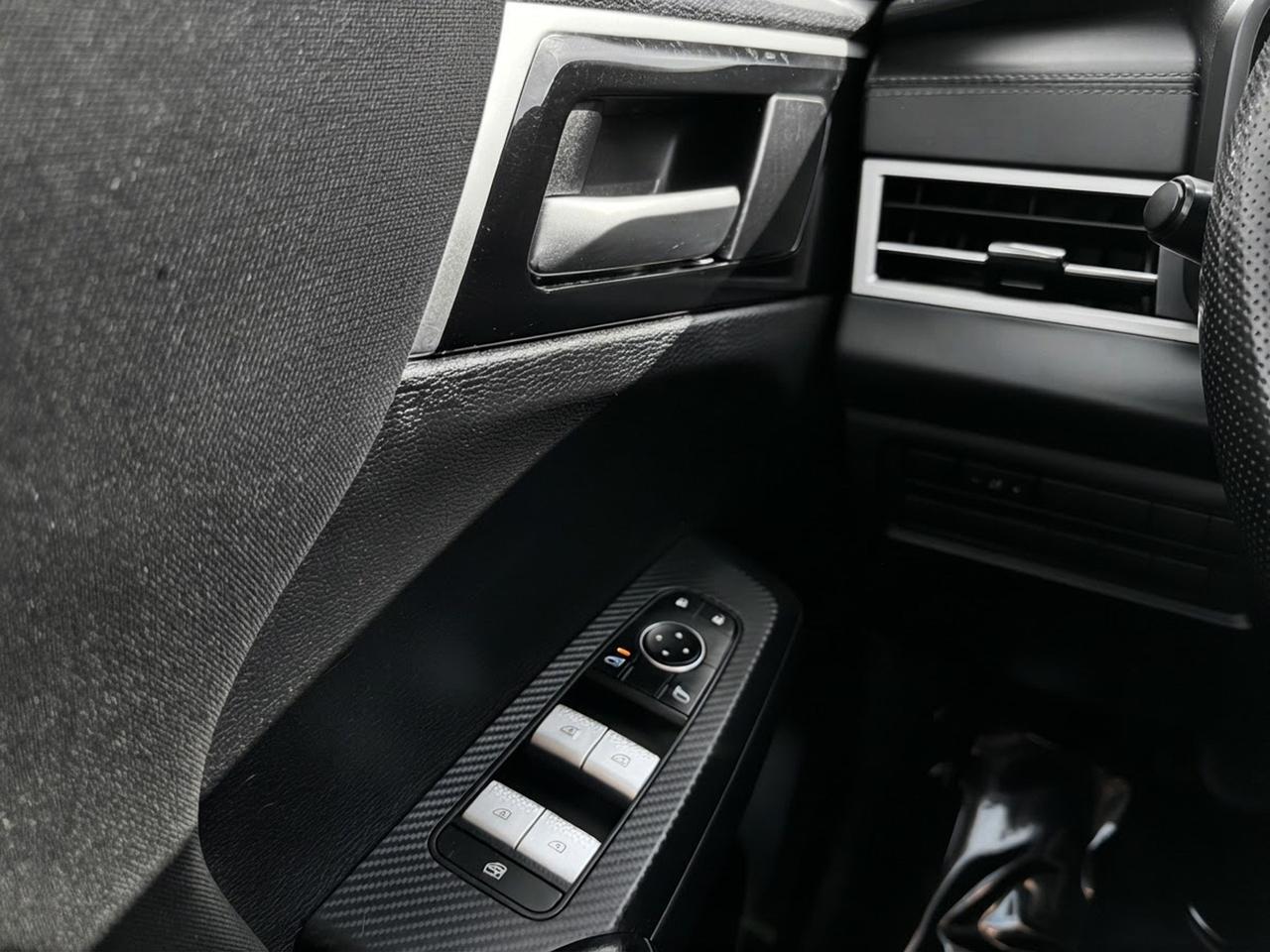 2022 Mitsubishi Outlander ES Photo