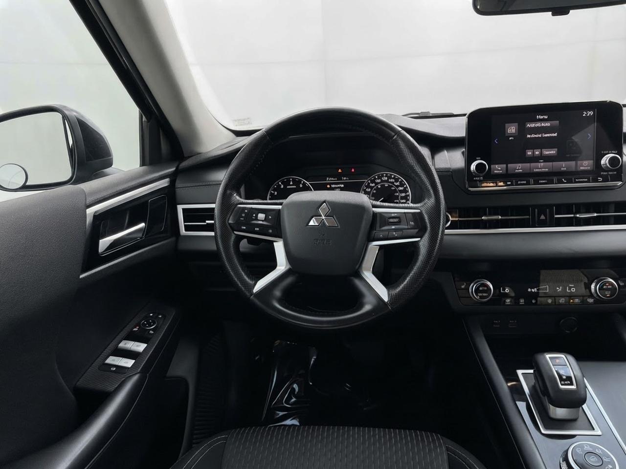 2022 Mitsubishi Outlander ES Photo
