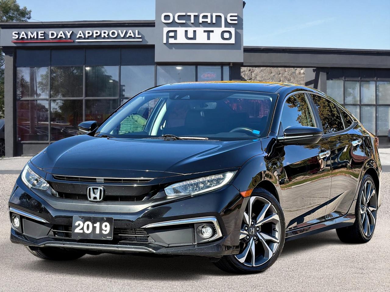 2019 Honda Civic Touring Photo