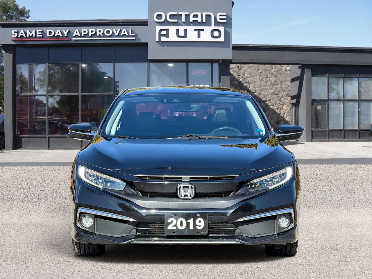 2019 Honda Civic Touring Photo5