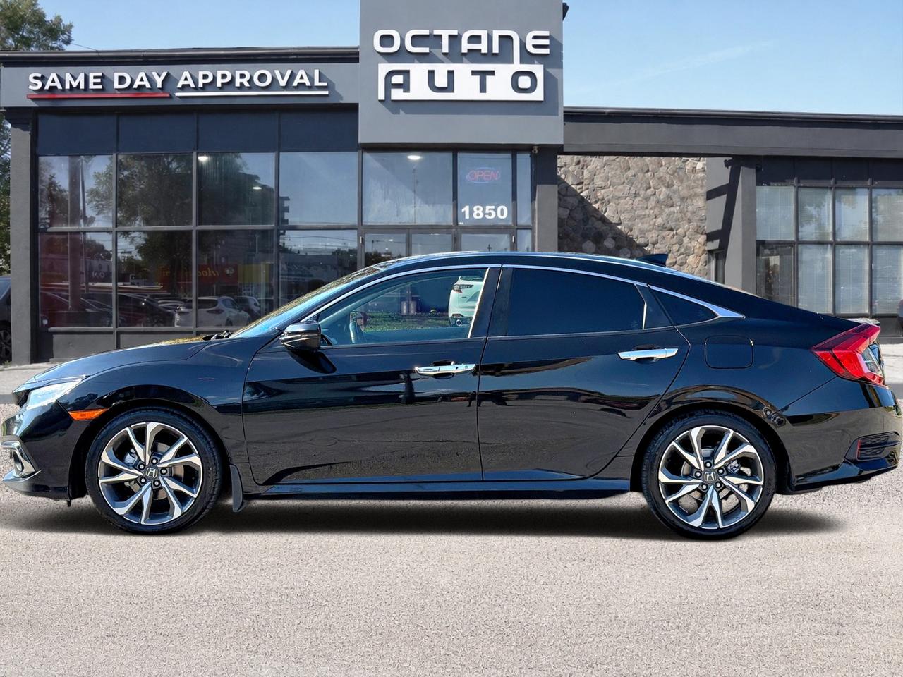 2019 Honda Civic Touring Photo