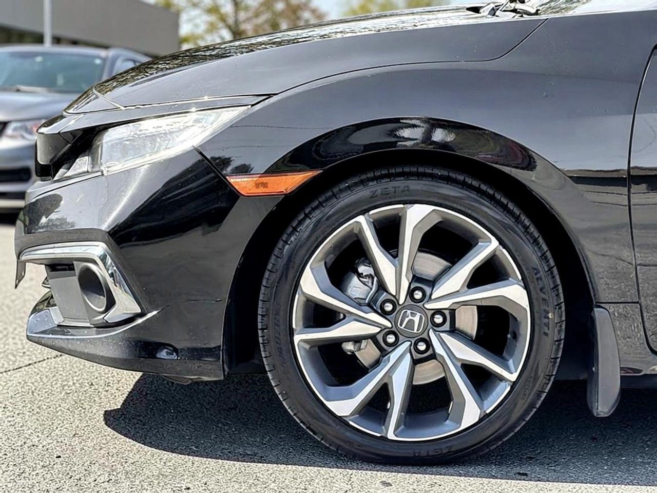 2019 Honda Civic Touring Photo