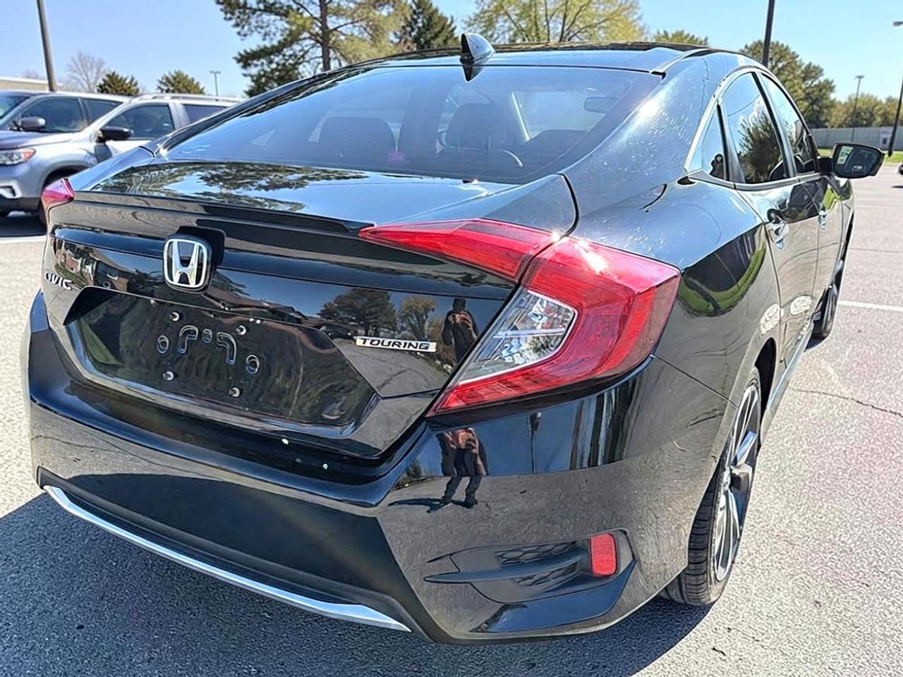 2019 Honda Civic Touring Photo