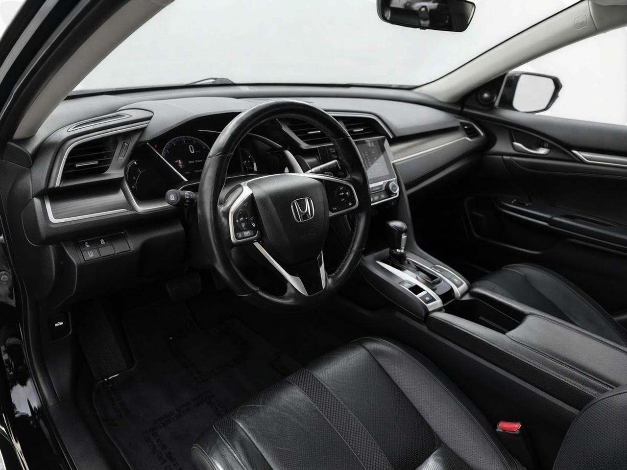 2019 Honda Civic Touring Photo