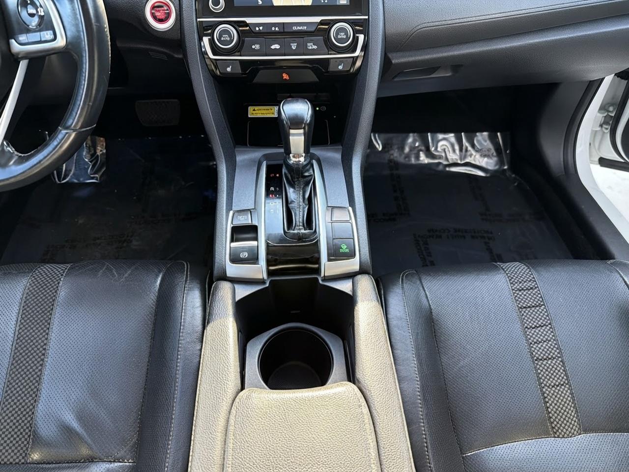 2019 Honda Civic Touring Photo