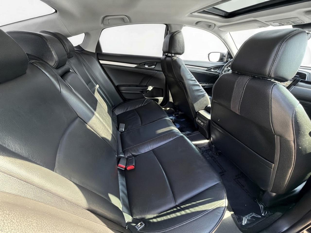 2019 Honda Civic Touring Photo