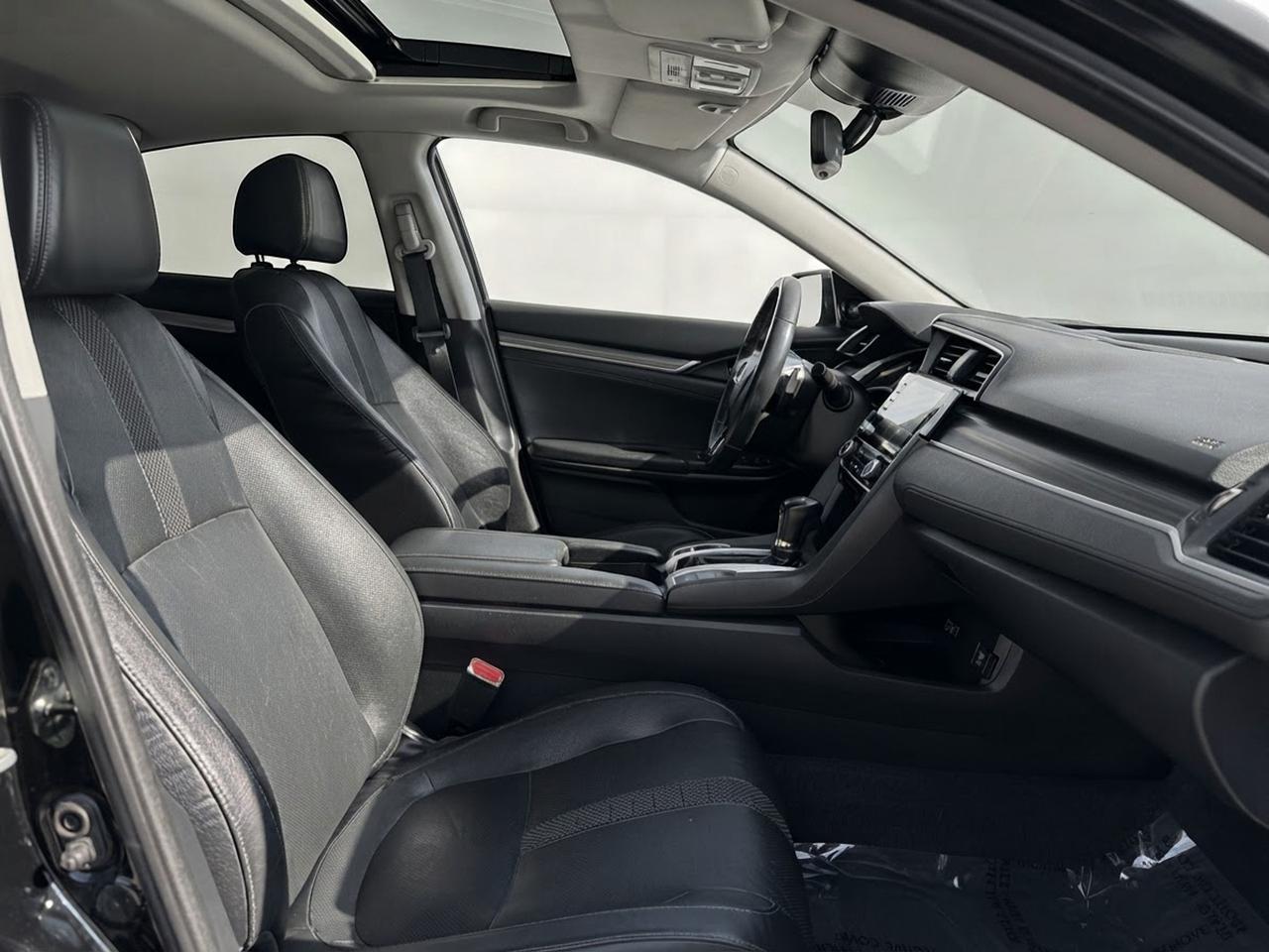2019 Honda Civic Touring Photo