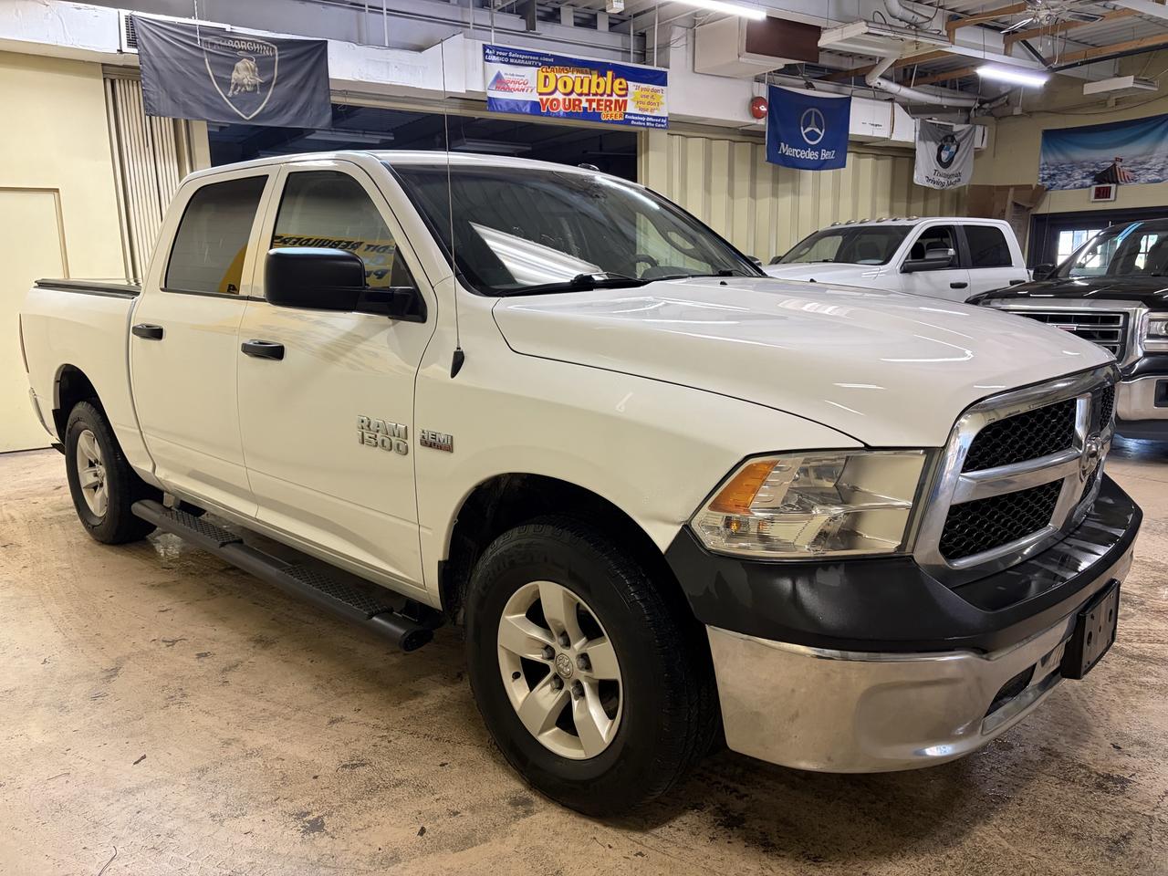 2016 RAM 1500 ST Photo4