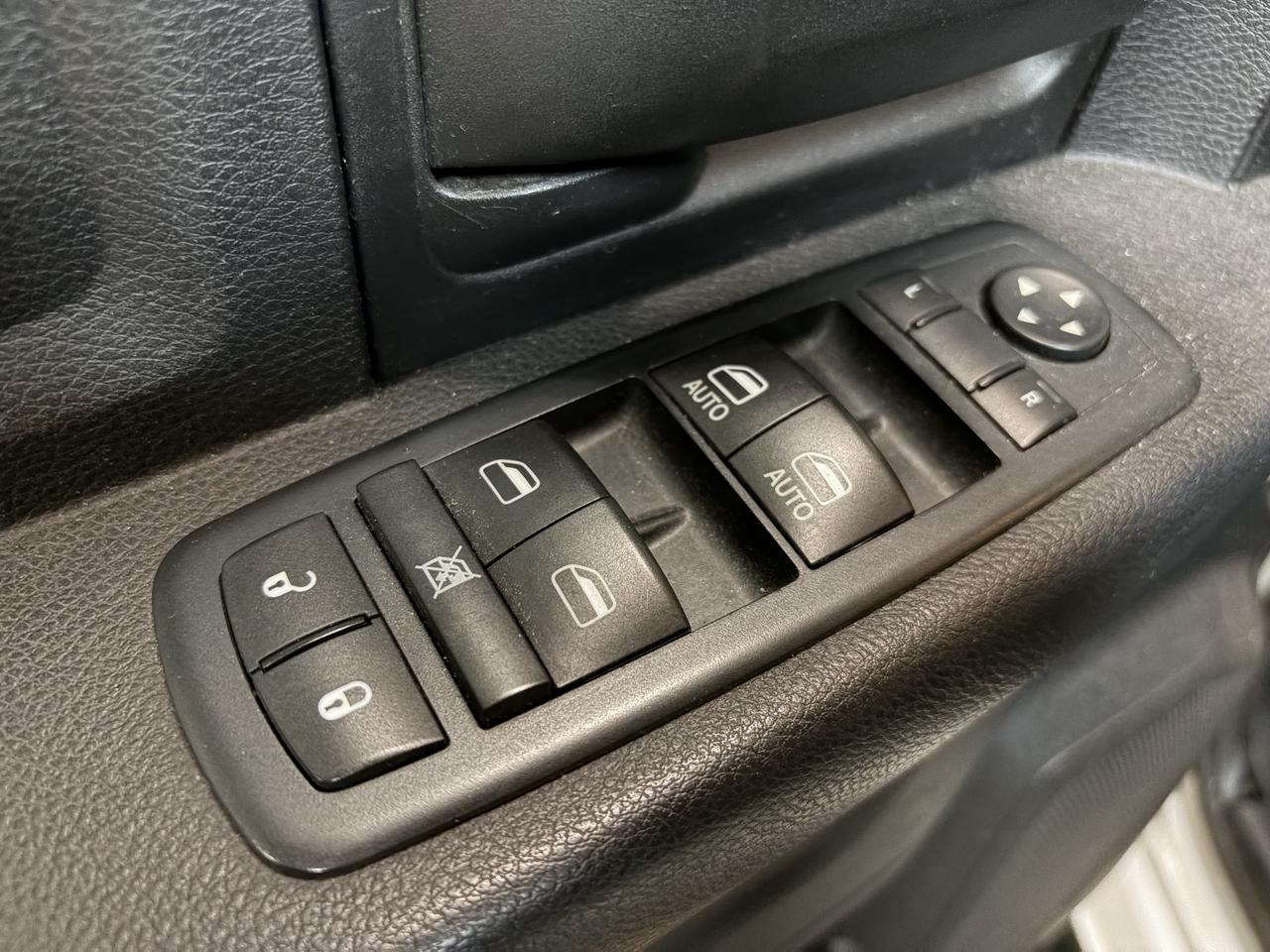 2016 RAM 1500 ST Photo
