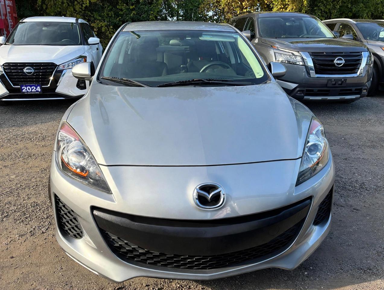 2012 Mazda MAZDA3 GX Photo1