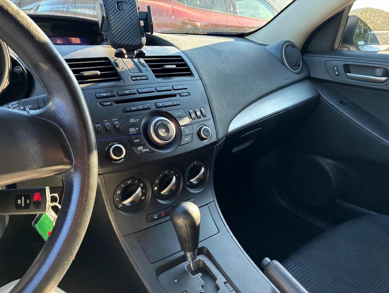 2012 Mazda MAZDA3 GX Photo