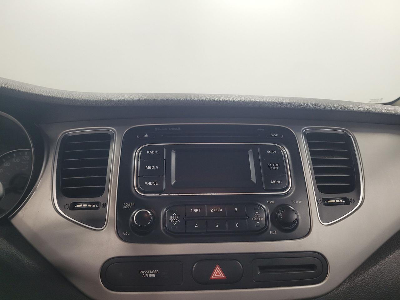 2015 Kia Rondo LX Photo36